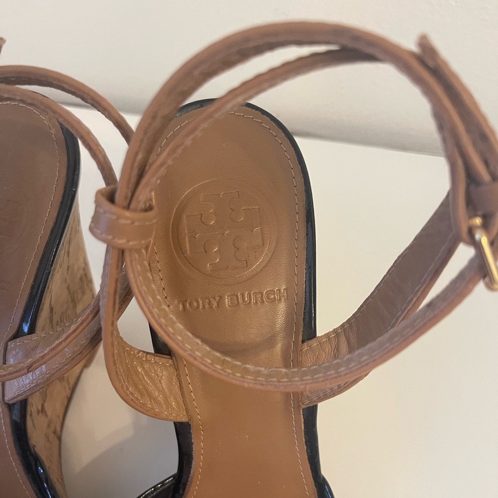 Tory Burch Wedge size 7